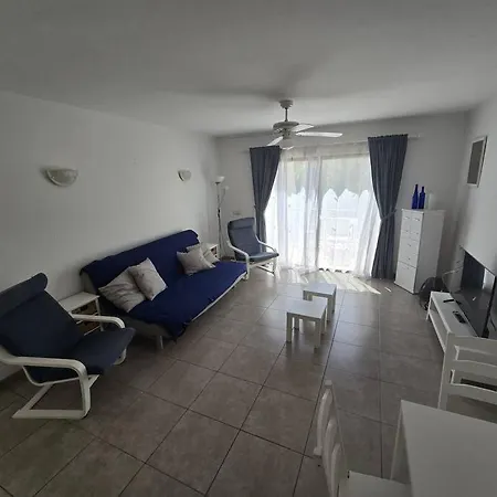 Aqua Vista Fanabe Getaway: 1br- 2 Seaview Terraces