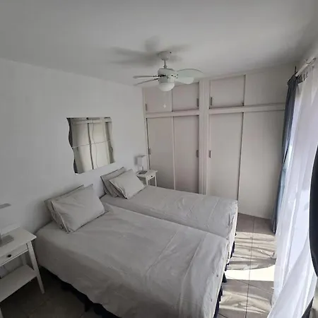 Apartman Aqua Vista Fanabe Getaway: 1br- 2 Seaview Terraces *