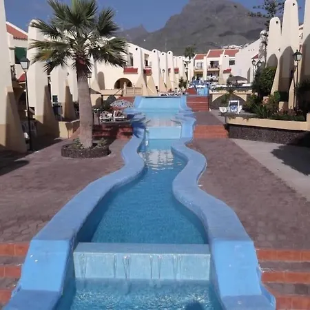 Aqua Vista Fanabe Getaway: 1br- 2 Seaview Terraces Apartman *